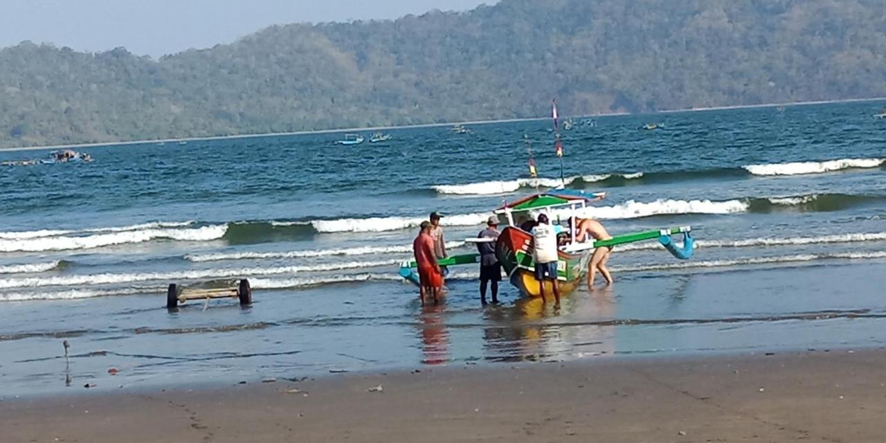 Cheap Inn Banyuwangi Баньювангі Екстер'єр фото