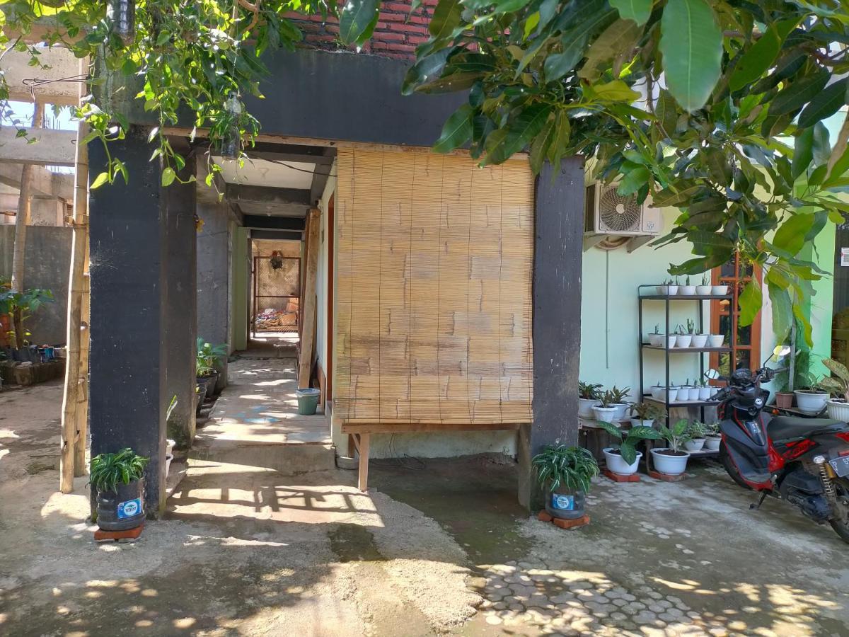 Cheap Inn Banyuwangi Баньювангі Екстер'єр фото