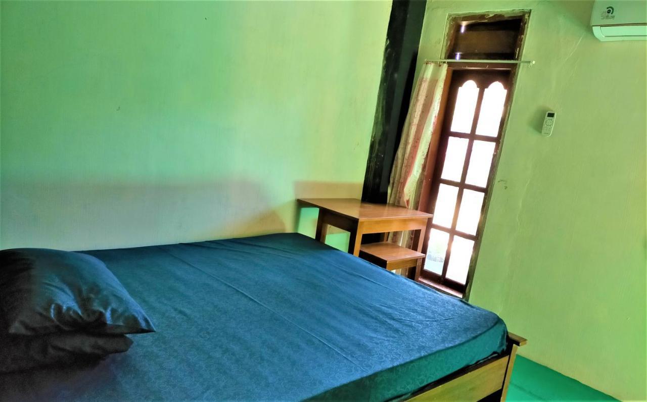Cheap Inn Banyuwangi Баньювангі Екстер'єр фото