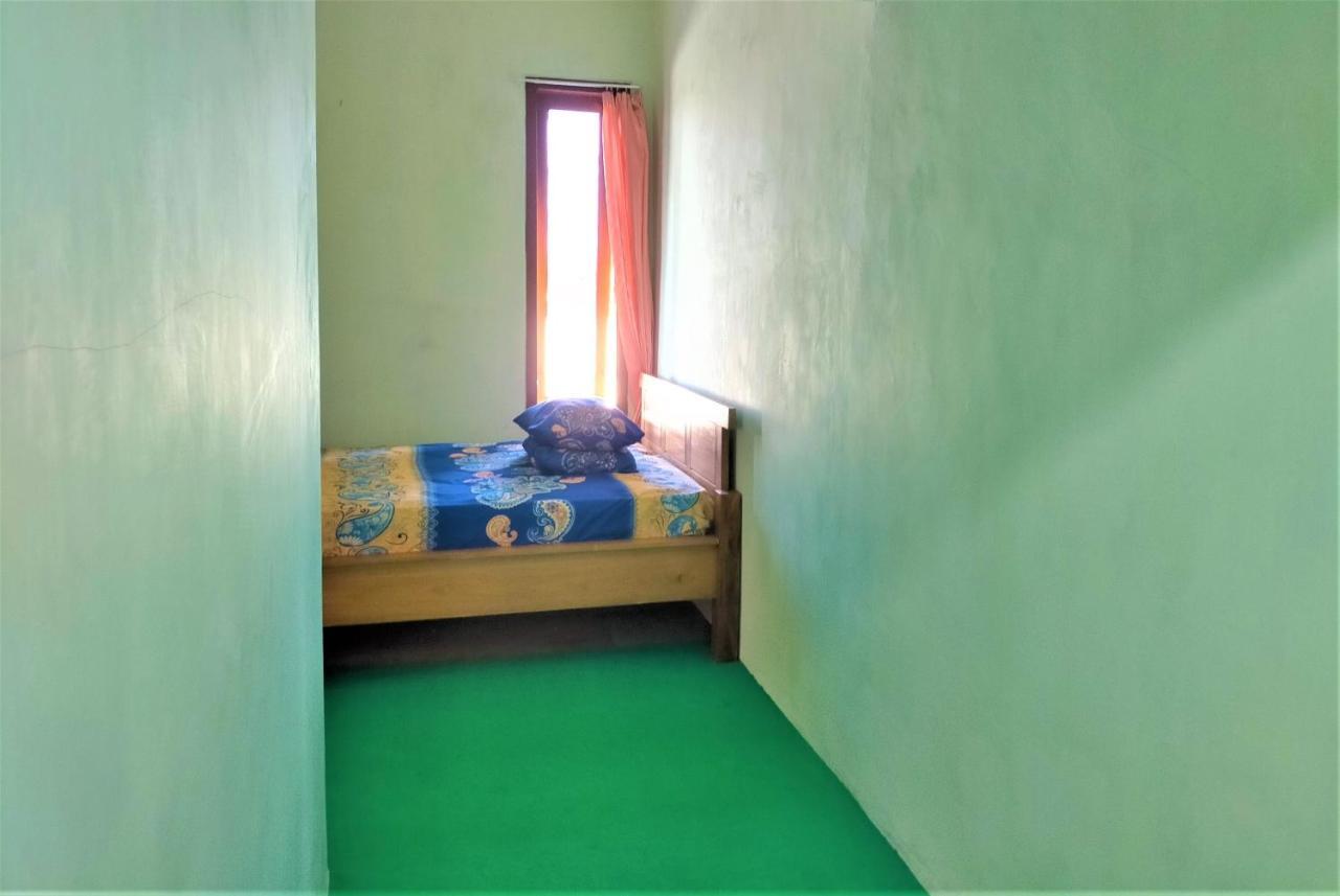 Cheap Inn Banyuwangi Баньювангі Екстер'єр фото