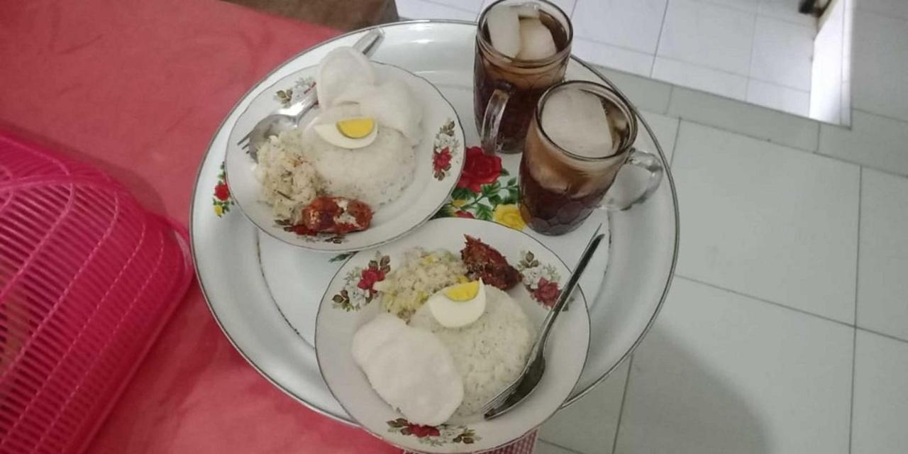 Cheap Inn Banyuwangi Баньювангі Екстер'єр фото